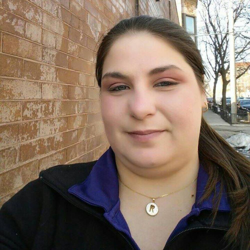 Meet your Posher, Roxanne